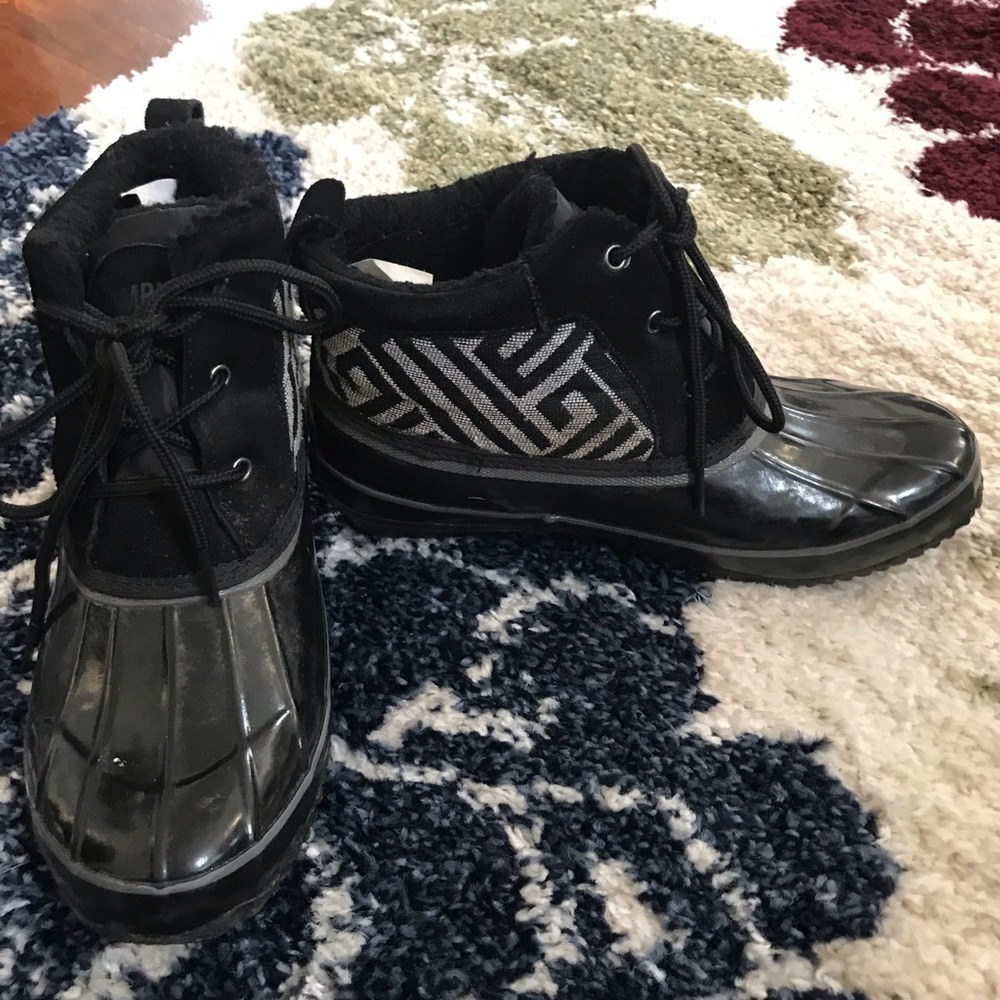 Khombu Jazzy Waterproof Booties